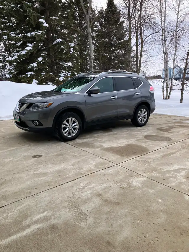 2016 NISSAN ROGUE SV