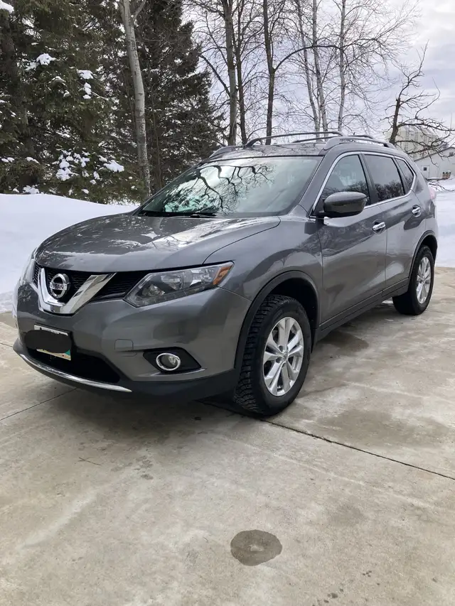 2016 NISSAN ROGUE SV - Photo 2