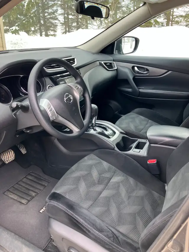 2016 NISSAN ROGUE SV - Photo 6