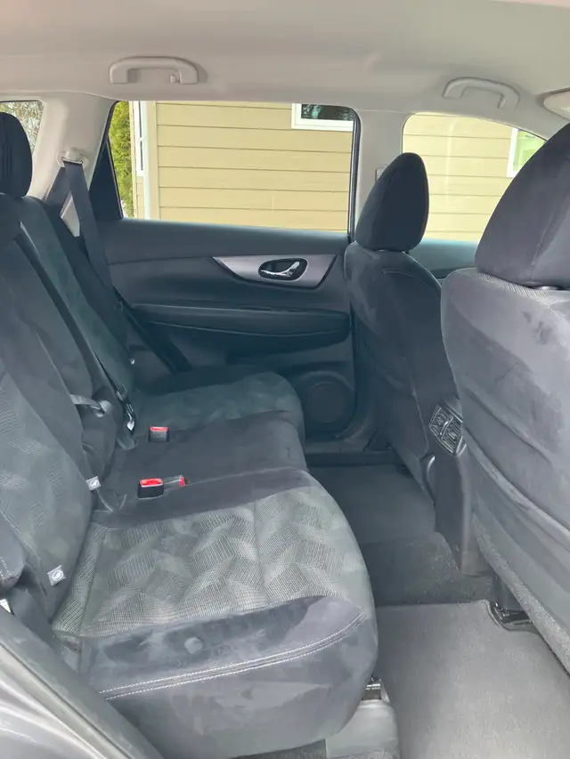 2016 NISSAN ROGUE SV - Photo 8