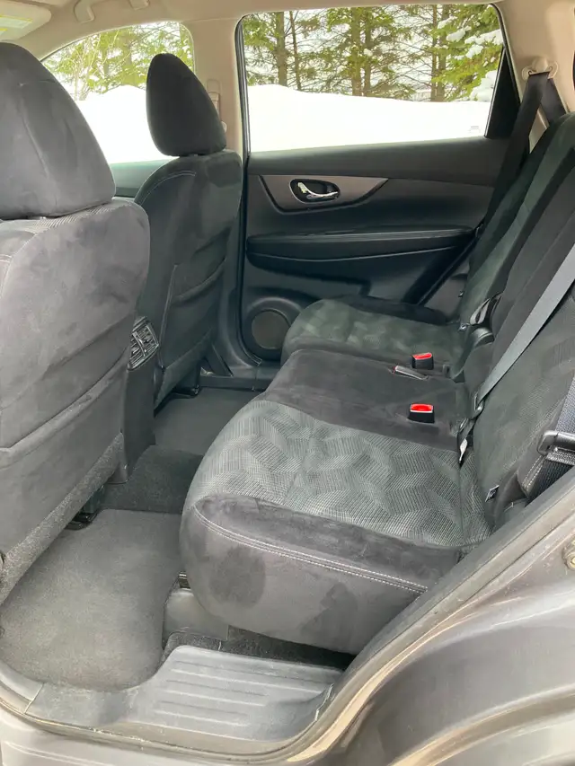 2016 NISSAN ROGUE SV - Photo 9