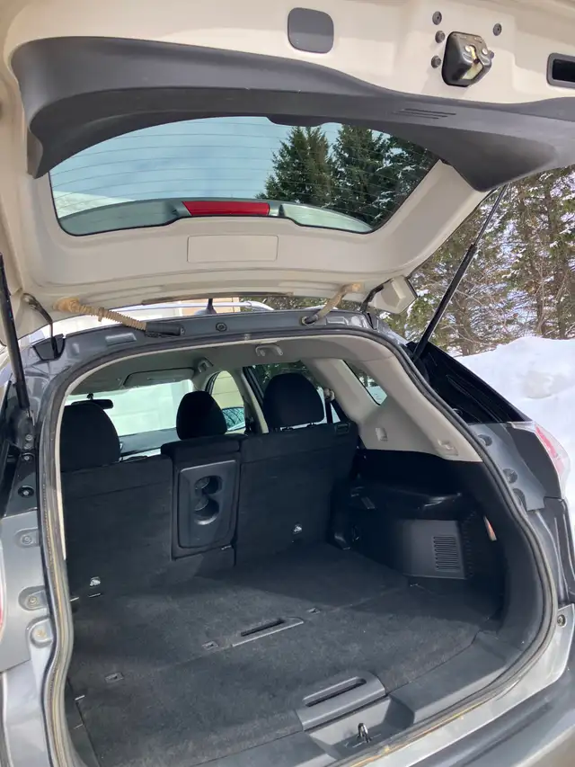 2016 NISSAN ROGUE SV - Photo 10