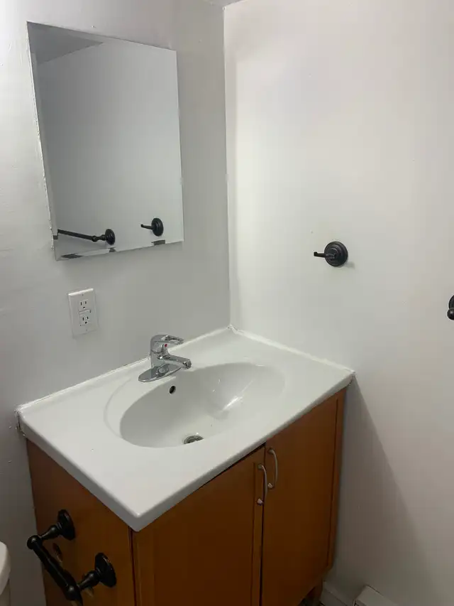 4 1/2 near Viau metro, internet,parking May 1st - Photo 9