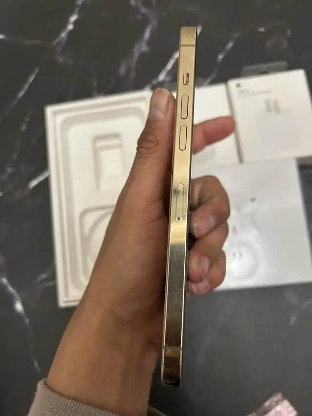 iPhone 12 Pro max 128GB Airpods Pkg/Delivery - Photo 2