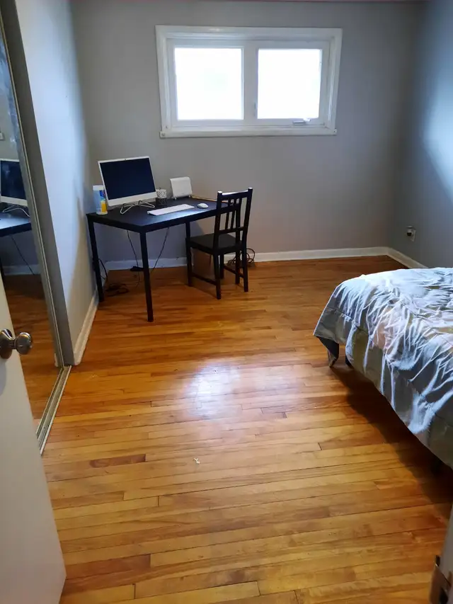 Master Bed Room for $ 745: near Algonquin college  and baseline - Photo 2