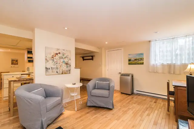 NDG: Fabulous FULLY FURNISHED all Inclusive 2 Bdrm Apartment - Photo 3