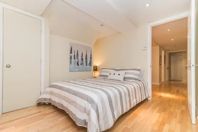 NDG: Fabulous FULLY FURNISHED all Inclusive 2 Bdrm Apartment - Photo 8