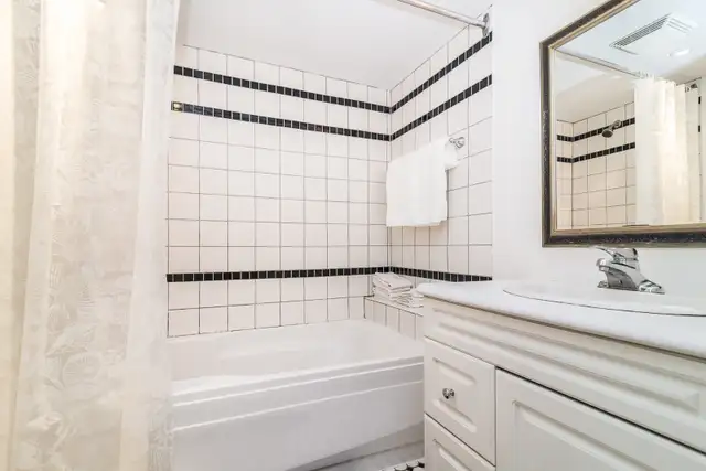 NDG: Fabulous FULLY FURNISHED all Inclusive 2 Bdrm Apartment - Photo 10