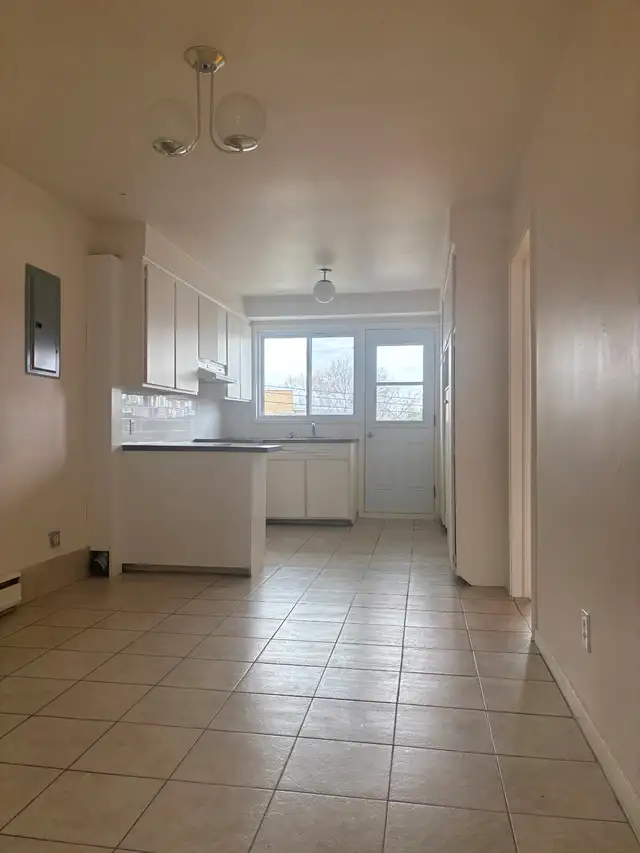 Grand 4 ½.  Ahuntsic