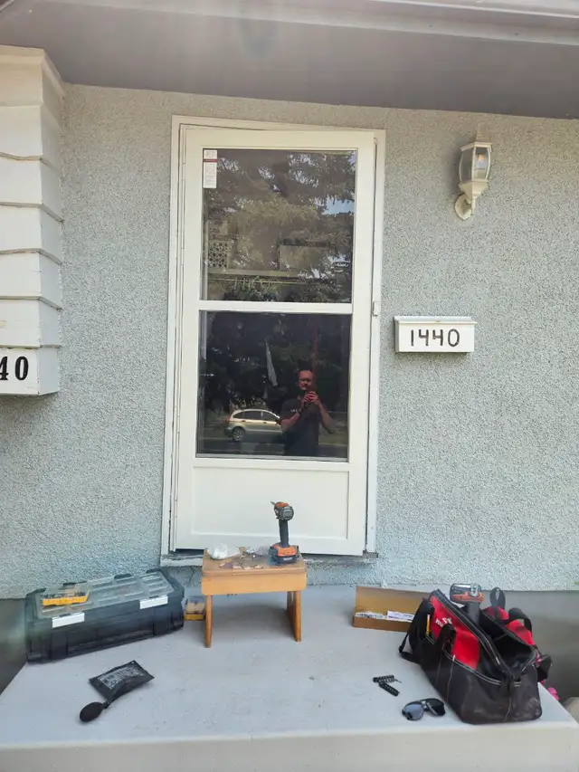 Storm Doors - Photo 9