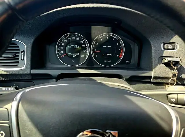 Volvo S60 T5 2012 – 164 000 km – Propre et bien équipée - Photo 4