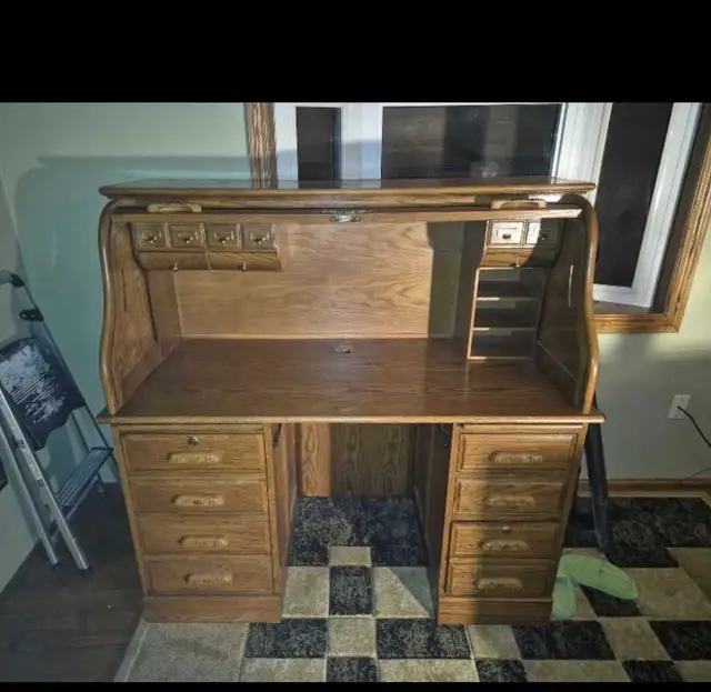 Oak wood desk - Photo 2