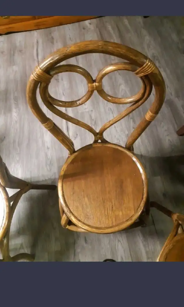 bentwood table and chairs - Photo 2