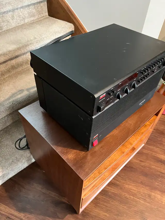 Adcom GTP-500 Tuner and GFA-555 Amp 2 for 1 deal! - Photo 3