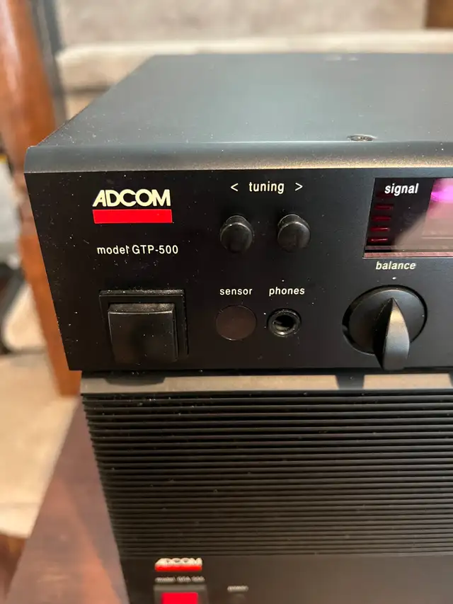 Adcom GTP-500 Tuner and GFA-555 Amp 2 for 1 deal! - Photo 5