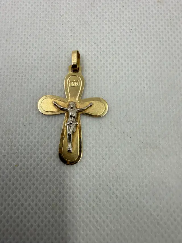 10K Gold Crucifix Pendant