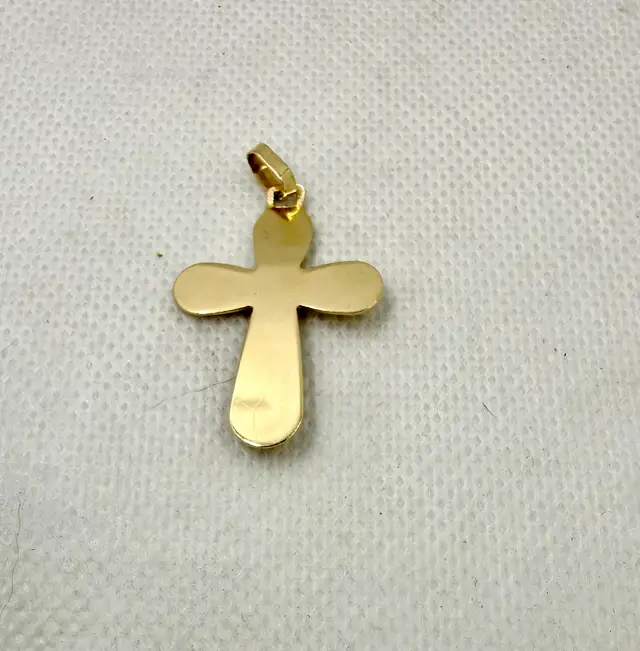 10K Gold Crucifix Pendant - Photo 2