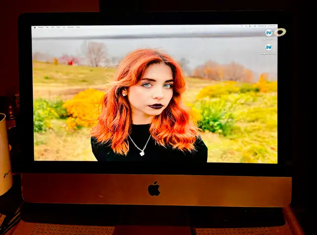 Apple iMac 21' BONUS SOFTWARE! - Photo 4