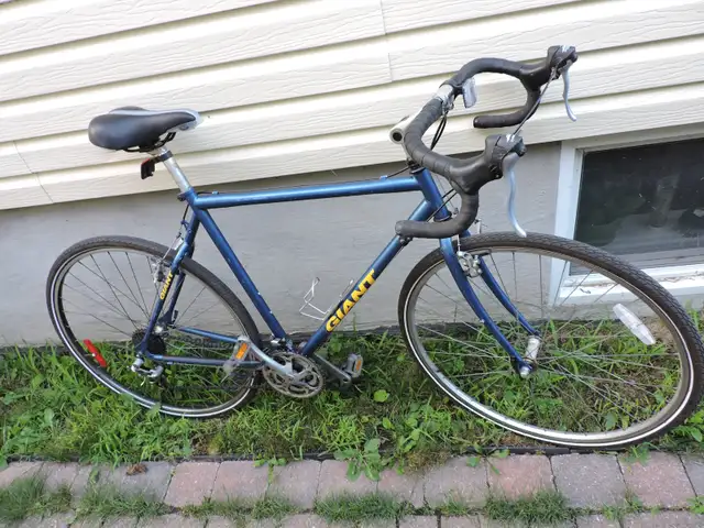 Vélo de route performance Giant, Shimano Sora