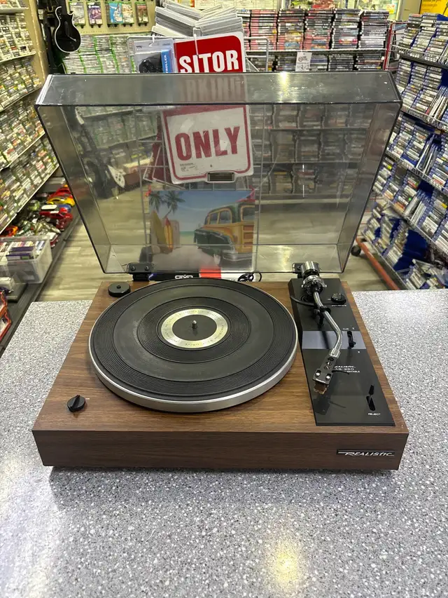 Realistic Lab-260 Belt Drive TurnTable