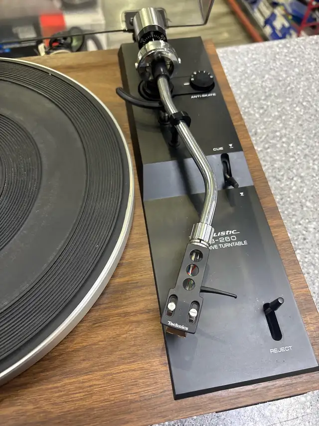 Realistic Lab-260 Belt Drive TurnTable - Photo 3