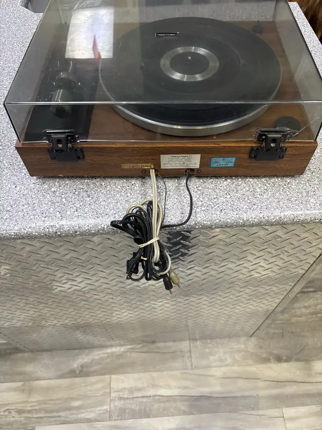 Realistic Lab-260 Belt Drive TurnTable - Photo 6