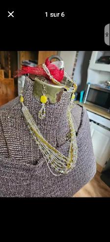Collier avec bracelet et boucle d'oreilles fait à la main