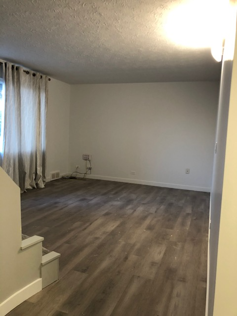 RENOVATED PARKDALE HOME – 5-MIN WALK TO FOOTHILLS HOSPITALS - Photo 2