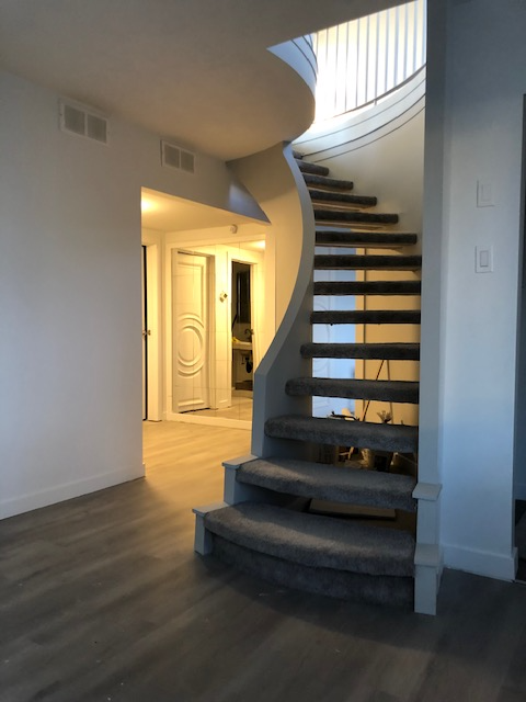 RENOVATED PARKDALE HOME – 5-MIN WALK TO FOOTHILLS HOSPITALS - Photo 4