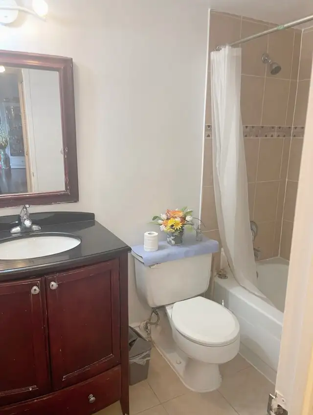Room for rent near Square1. Mississauga FEMALE ONLY - Photo 3