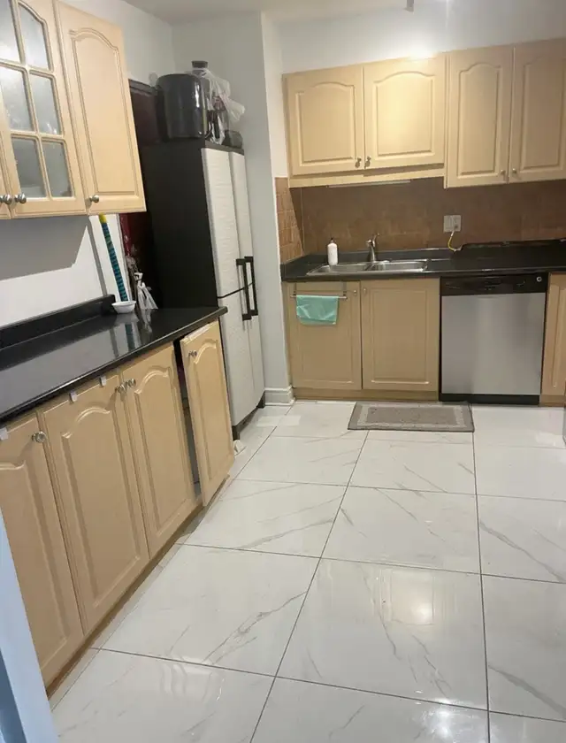 Room for rent near Square1. Mississauga FEMALE ONLY - Photo 4