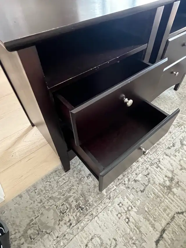 Night Stands - Photo 4