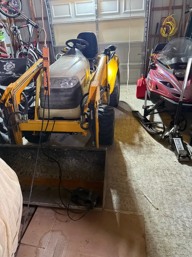 Cub Cadet 7254 4x4 w/Kawi 25hp - Photo 2