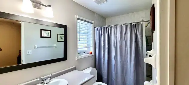 Large Room for Rent – Heartland, Mississauga - Photo 4