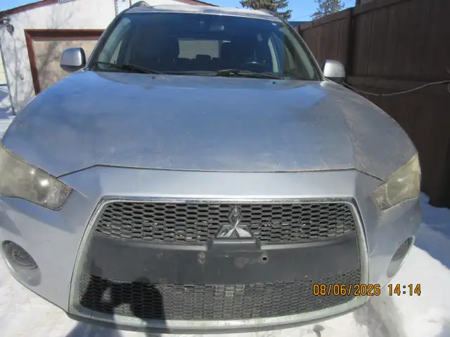 2011 Mitsubishi Outlander ES SAFTIED!