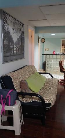 Girl Only Room In Quiet Area - Photo 10