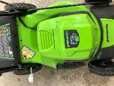 Electric lawnmower