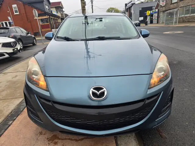 2011 Mazda Mazda3 - Photo 2