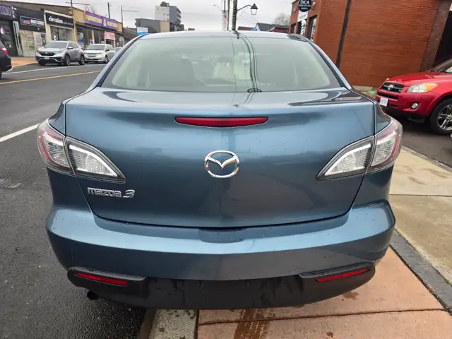 2011 Mazda Mazda3 - Photo 6