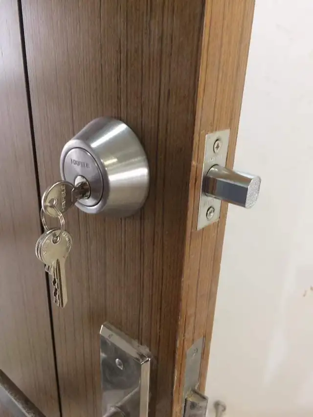 Locksmith In Mississauga - Weiser, Schlage Locks Installation
