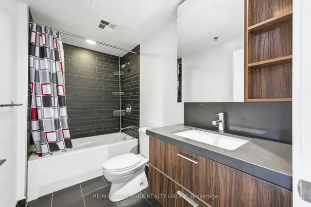 ''Downtown Centrally Located Condo' - Photo 3