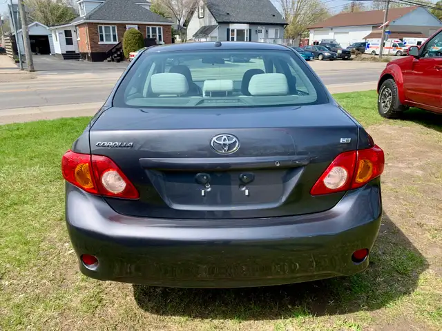 2010 COROLLA 5 SPEED 1 OWNER CERTIFIED LOW KMS - Photo 5