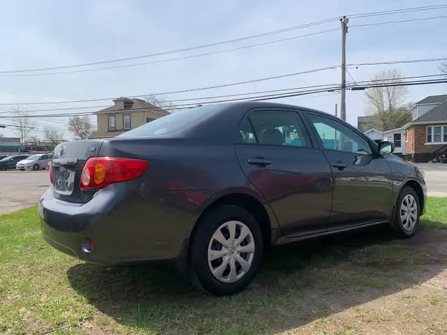 2010 COROLLA 5 SPEED 1 OWNER CERTIFIED LOW KMS - Photo 6