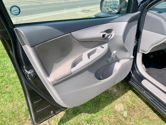 2010 COROLLA 5 SPEED 1 OWNER CERTIFIED LOW KMS - Photo 12