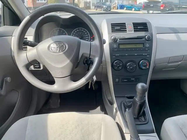 2010 COROLLA 5 SPEED 1 OWNER CERTIFIED LOW KMS - Photo 15