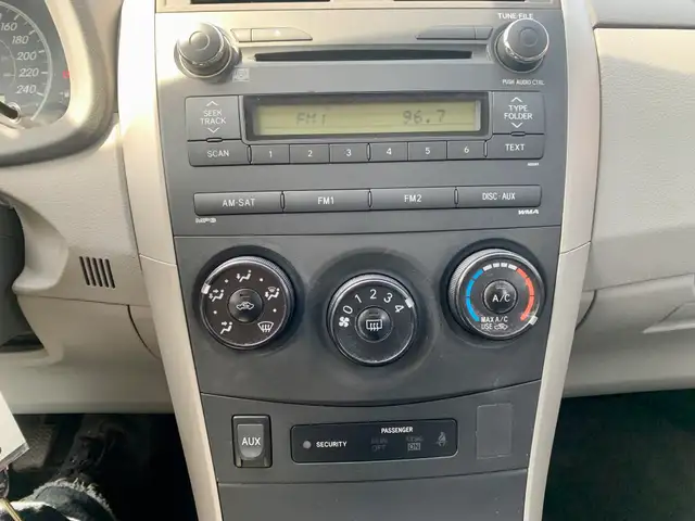 2010 COROLLA 5 SPEED 1 OWNER CERTIFIED LOW KMS - Photo 16