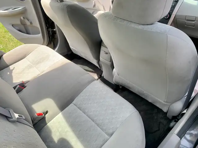 2010 COROLLA 5 SPEED 1 OWNER CERTIFIED LOW KMS - Photo 18