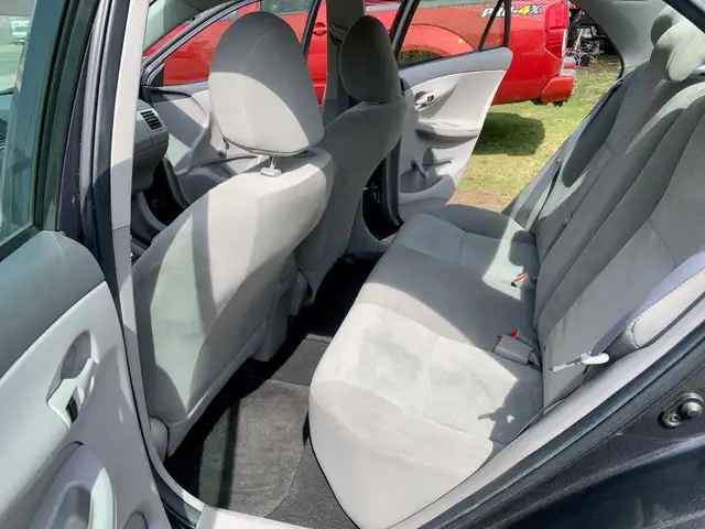 2010 COROLLA 5 SPEED 1 OWNER CERTIFIED LOW KMS - Photo 19