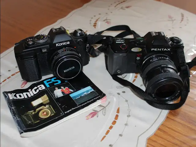 Vintage Assorted SLR Camera Equipment - Photo 2