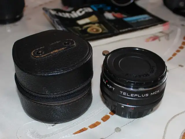 Vintage Assorted SLR Camera Equipment - Photo 5